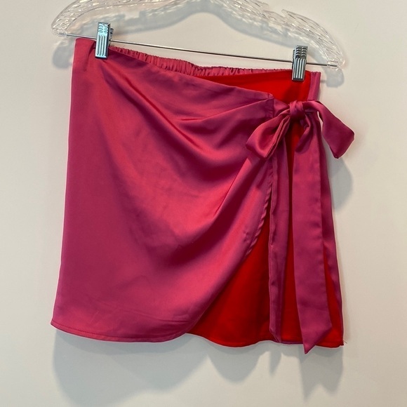 Revolve Sincerely Jules pink and red satin wrap skirt size Medium - Picture 1 of 4